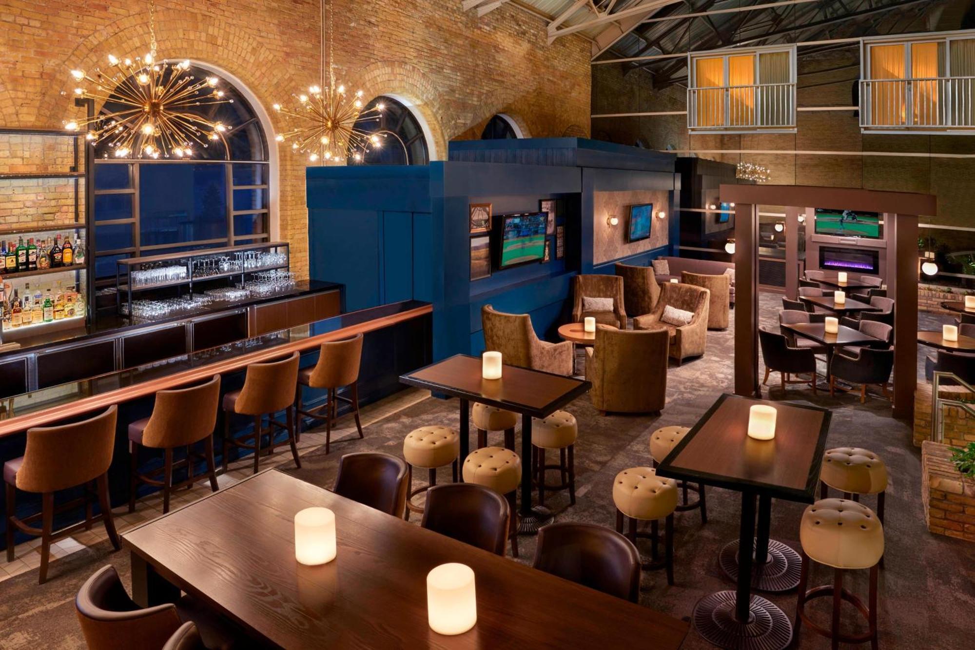 Delta Hotels by Marriott London Armouries Buitenkant foto