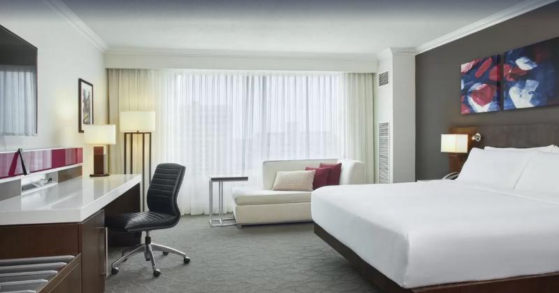 Delta Hotels by Marriott London Armouries Buitenkant foto